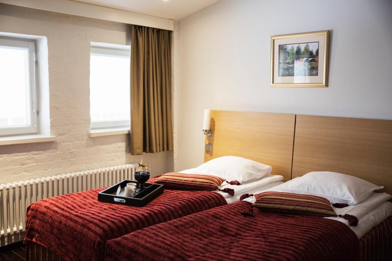 פיטרסארי Hotel Epoque & Apartments מראה חיצוני תמונה