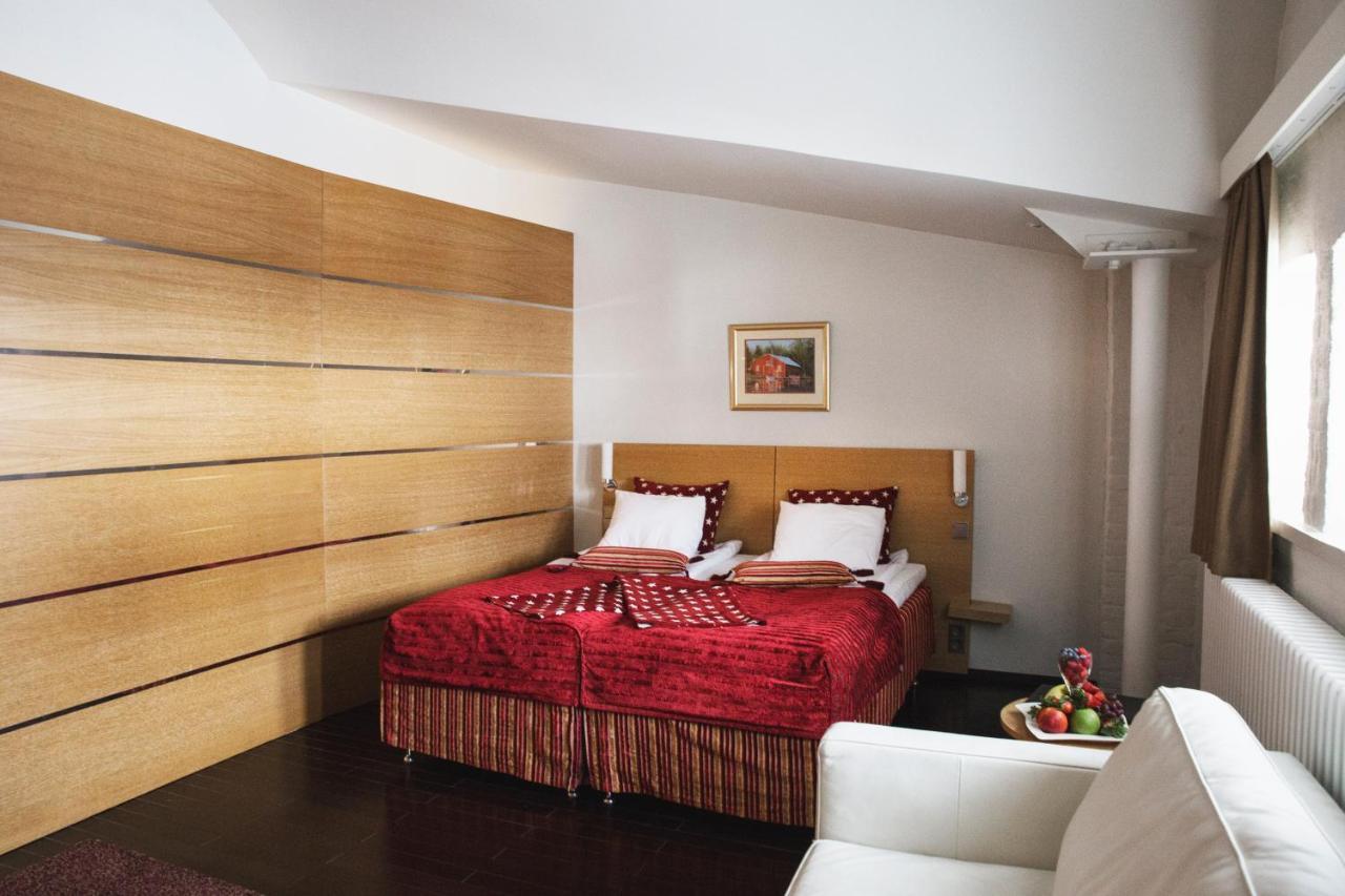 פיטרסארי Hotel Epoque & Apartments מראה חיצוני תמונה