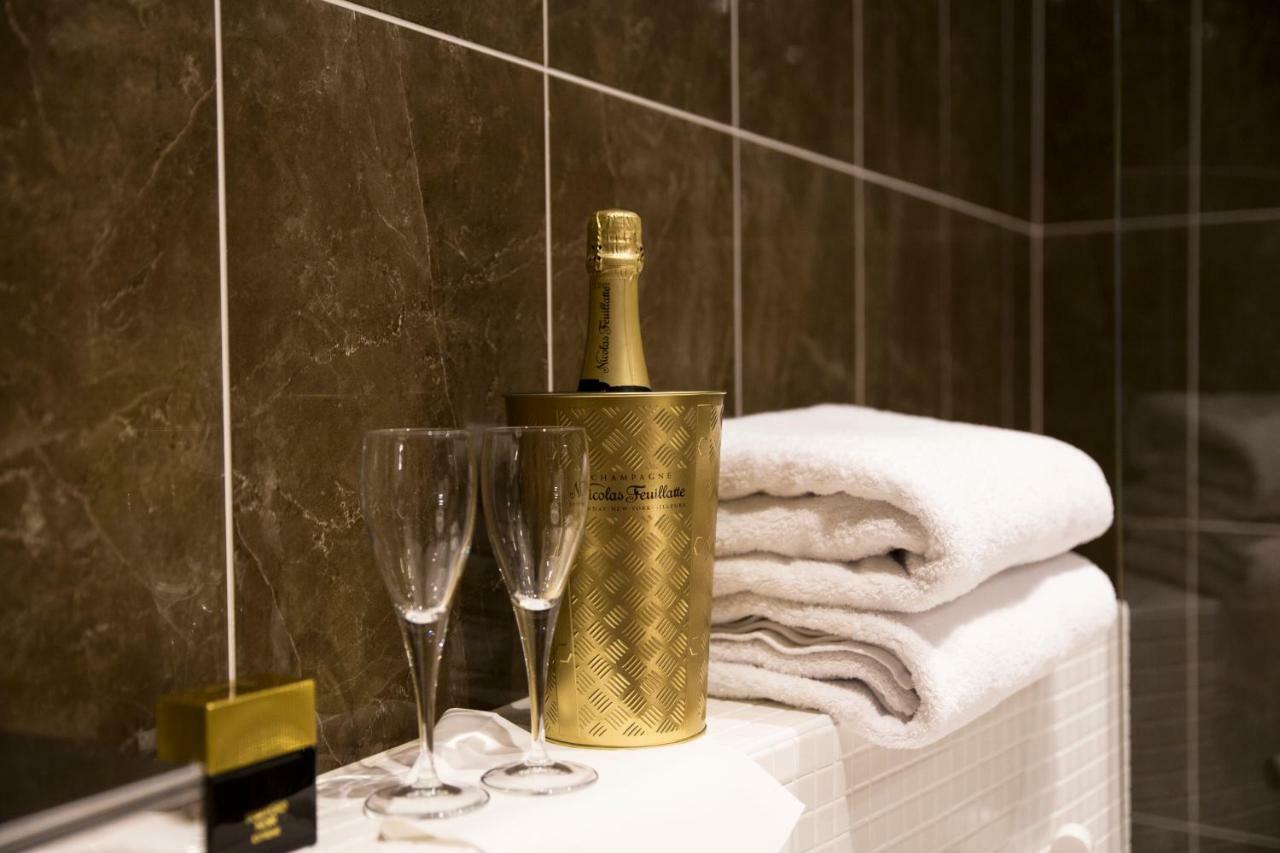 פיטרסארי Hotel Epoque & Apartments מראה חיצוני תמונה