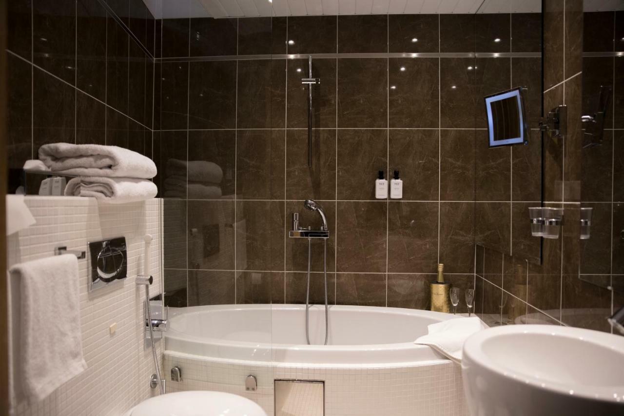 פיטרסארי Hotel Epoque & Apartments מראה חיצוני תמונה