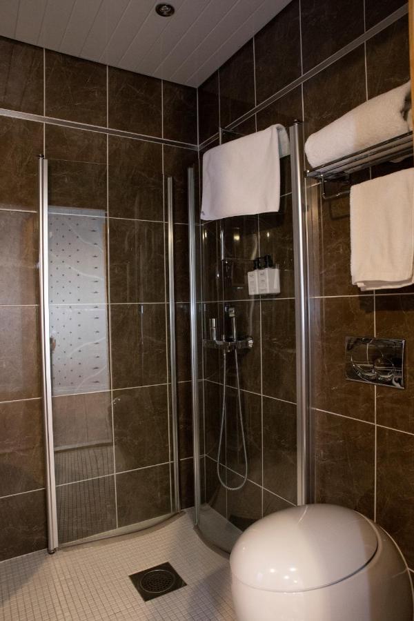 פיטרסארי Hotel Epoque & Apartments מראה חיצוני תמונה